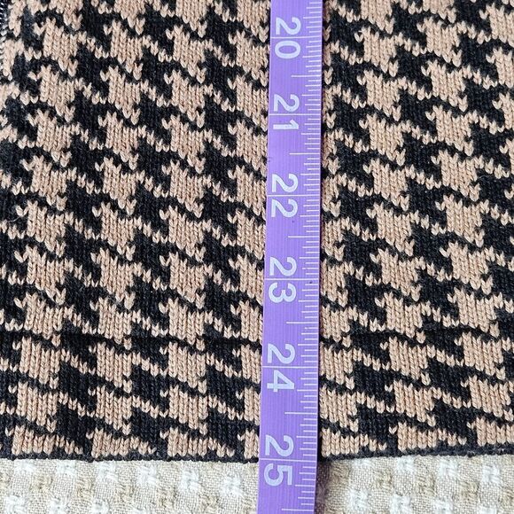 Chaps Classic Tan & Black Houndstooth Asymmetrical Zip Front Knit Sweater Jacket - Picture 9 of 10